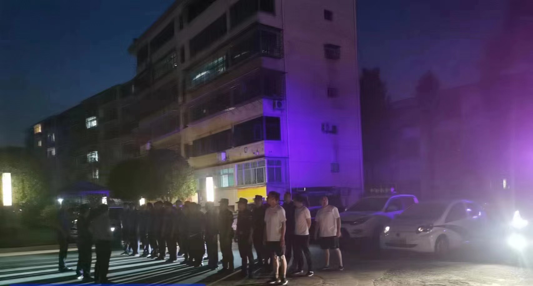 【文明城市 你我共建】部门协同出击  规范夜间秩序
