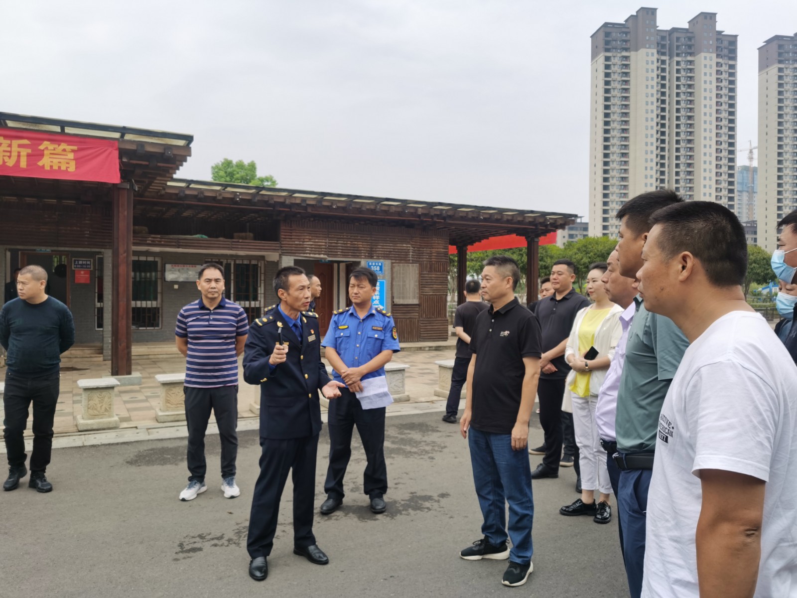 岳阳市平江县考察团来汉寿考察交流城市管理工作
