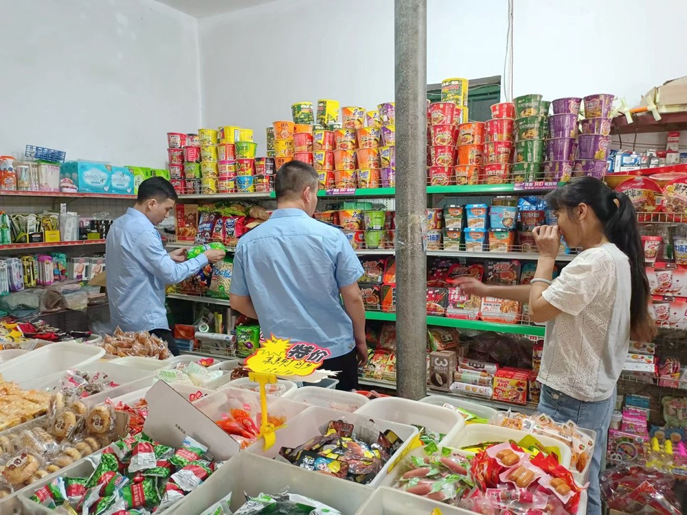 【安全生产大排查大整治】坡头镇开展国庆节前食品安全专项检查