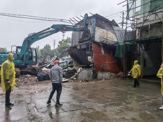 【“三建三拆”进行时】龙阳街道：攻克“三建三拆”难题   拆除四处老旧建筑