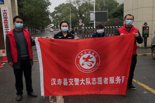 汉寿交警：关爱祖国花朵 弘扬时代新风