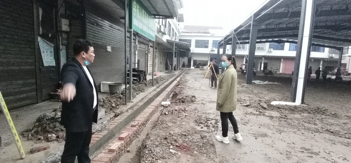 坡头镇：督导农贸市场改造工作