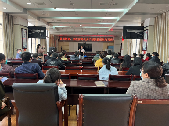 【防疫前沿】“跨界”核酸采样员正式上岗