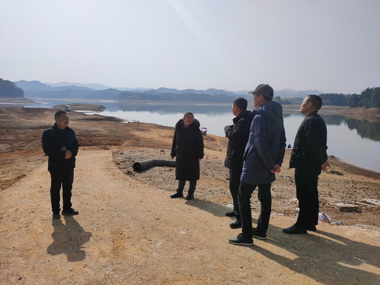 汉寿县水利局开展江东湖地表水厂备用水源实地考察工作