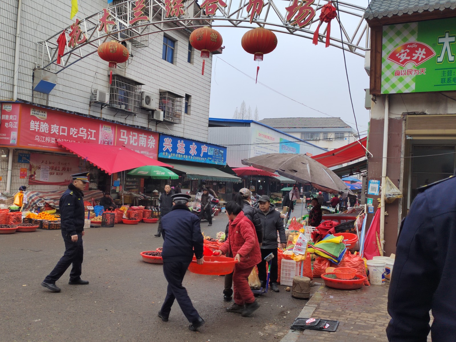 汉寿县城市管理和综合执法局开展春节后市容市貌集中整治工作