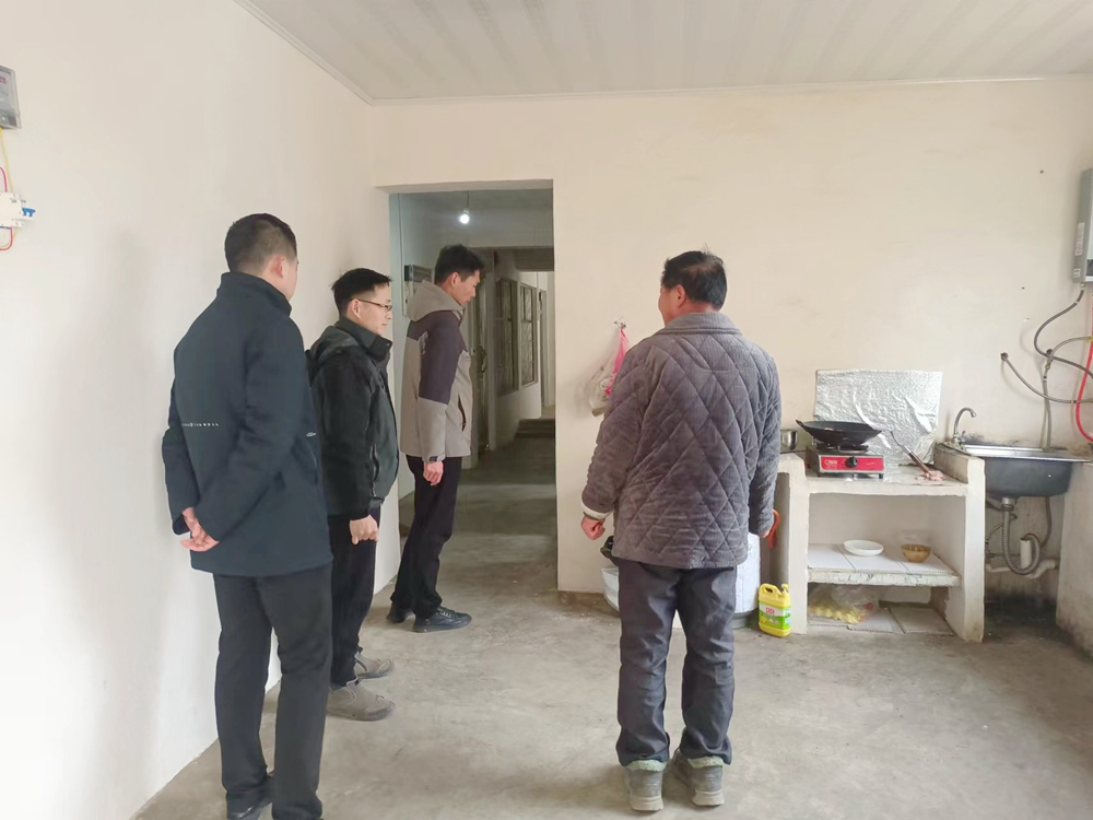 【安全生产大排查大整治】坡头镇：筑牢安全防护网   为校外租房学生保驾护航