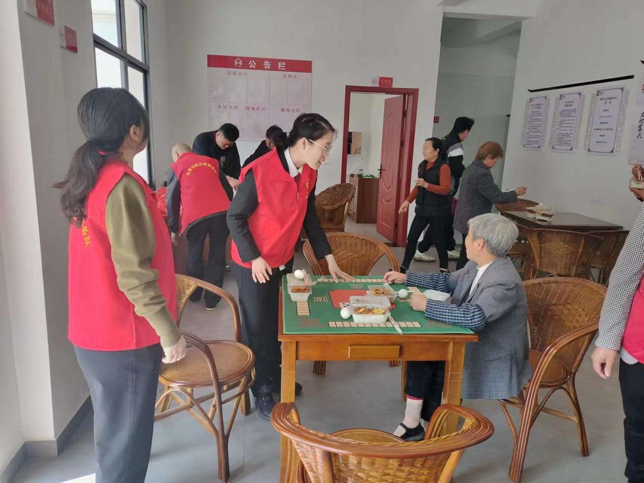 沧浪街道开展“情暖社区 送餐助老”主题党员志愿服务活动