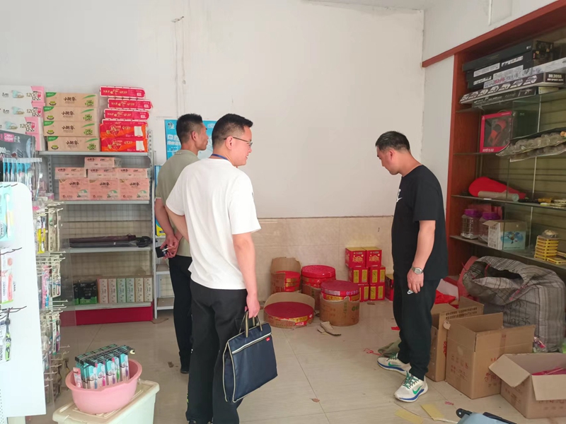 【打好安全生产巩固提升仗】坡头镇：开展烟花爆竹及农药经营门店安全生产检查