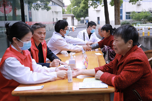 汉寿县人民医院走进社区老年人日间照料中心开展健康义诊活动