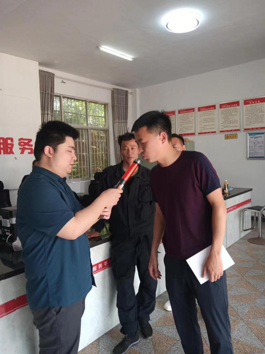 汉寿县蒋家嘴镇：督作风建设  助中心工作