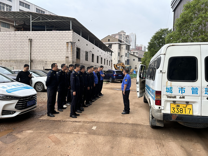 汉寿城管：重拳出击拆除违建 城管执法在行动