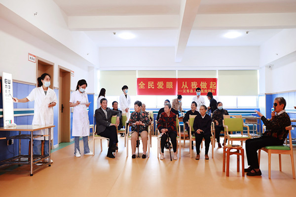 汉寿县人民医院开展“爱眼日”系列公益活动