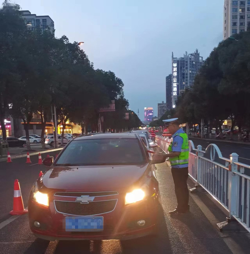 【打好安全生产巩固提升仗】汉寿县公安交警大队开展夏夜巡查宣防首次统一行动