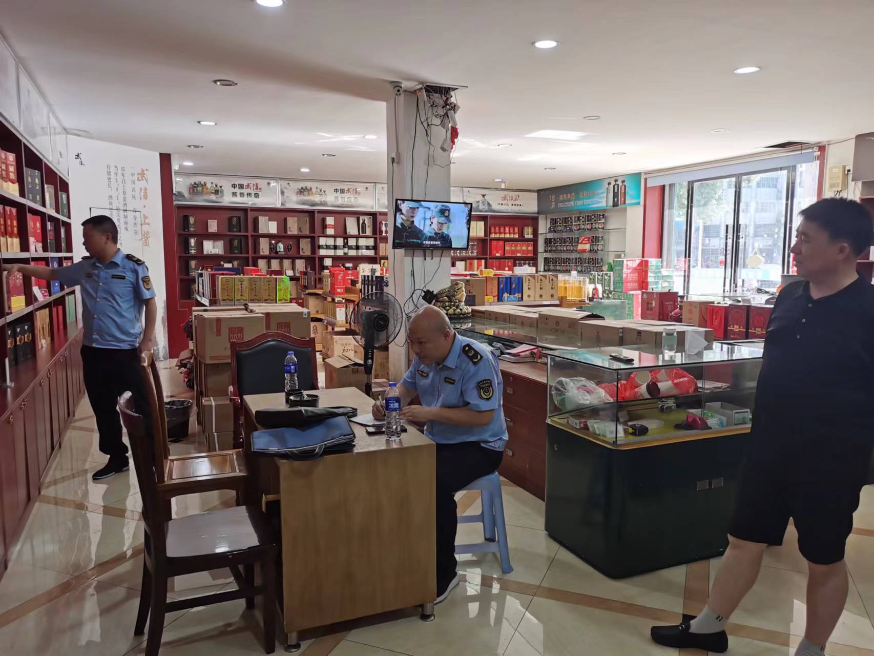 【打好安全生产巩固提升仗】汉寿县市场监督管理局开展酒类市场专项行动检查
