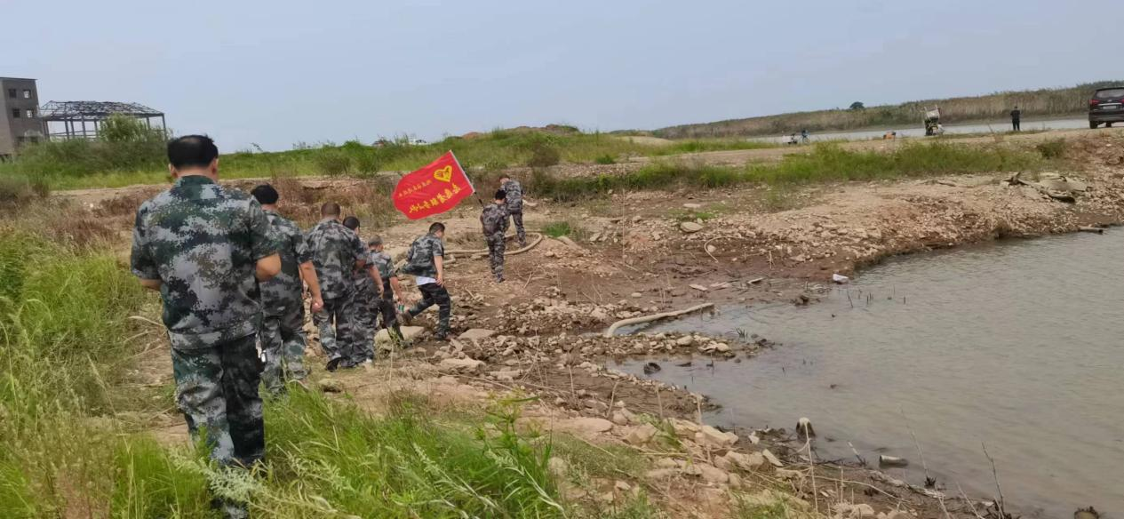 汉寿县蒋家嘴镇志愿服务队：河湖守护 老兵在线