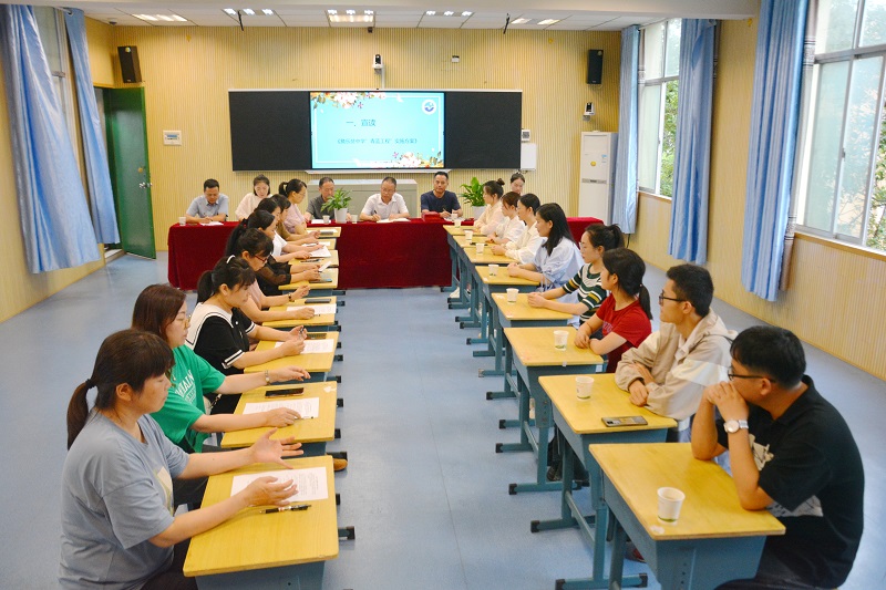 汉寿县詹乐贫中学开展“青蓝工程”师徒结对仪式