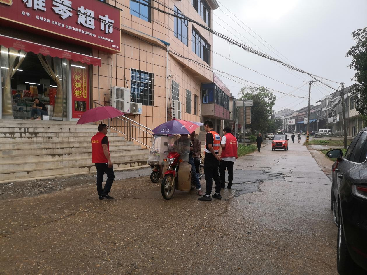 【打好安全生产巩固提升仗】汉寿县军山铺镇开展交通“戴头盔 守交规”劝导活动