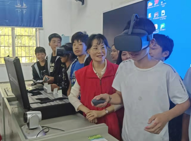 汉寿县鸭子港中学：全国科普日地震科普宣传进校园