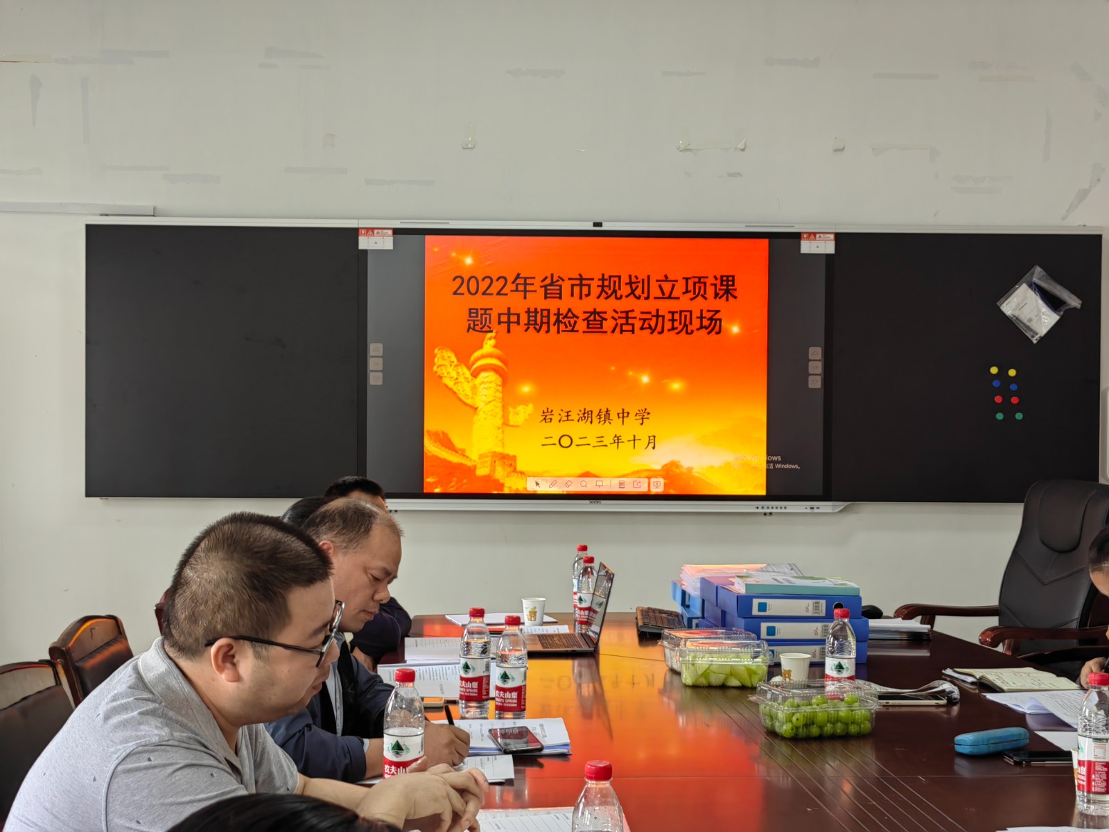 湖南省刘元梅名师工作室省市规划立项课题中期检查活动在汉寿县岩汪湖镇中学举行