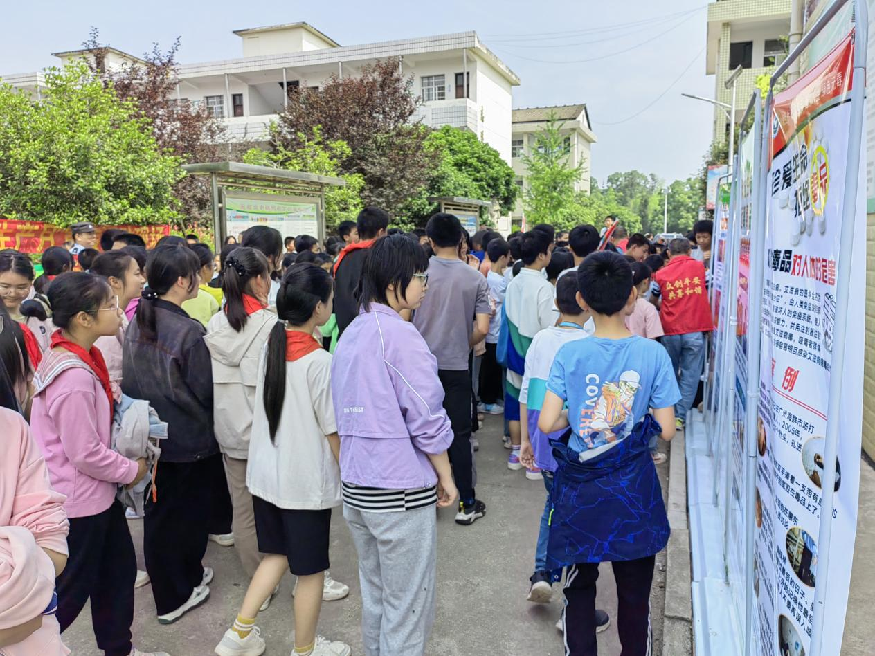 【整治非法集资】汉寿县崔家桥镇开展防范非法集资宣传活动