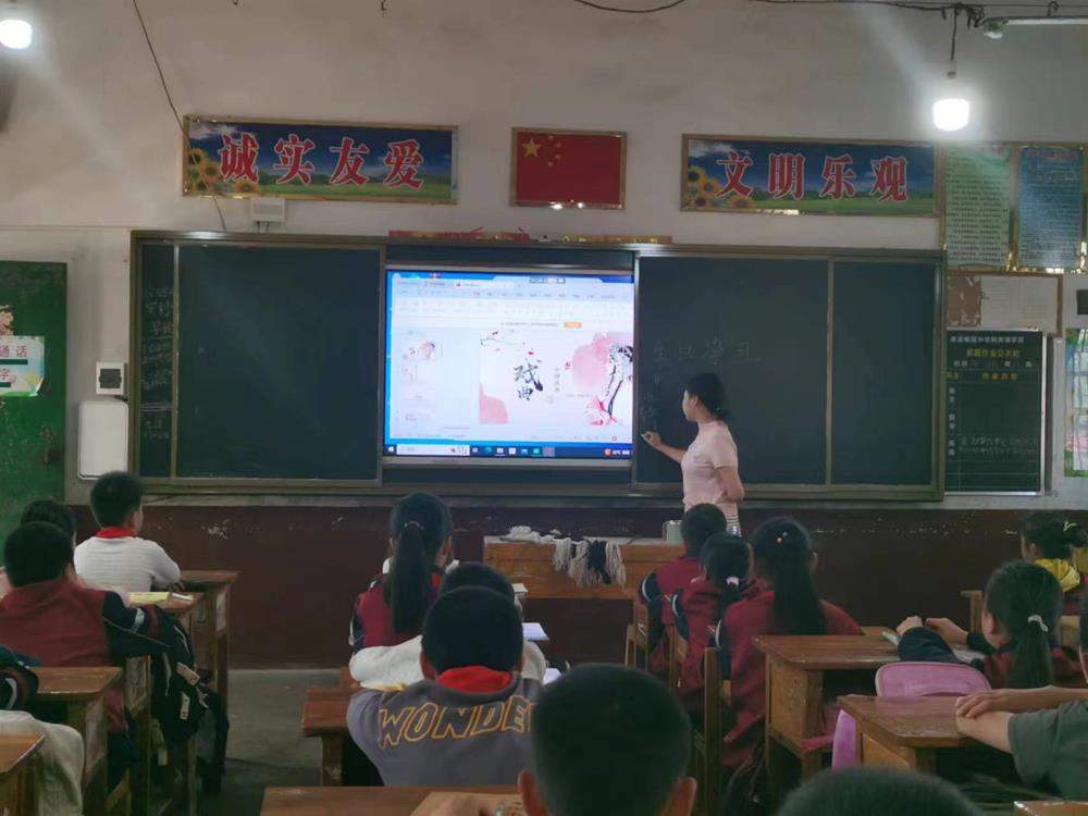 汉寿县文化馆开展“戏曲进校园”活动
