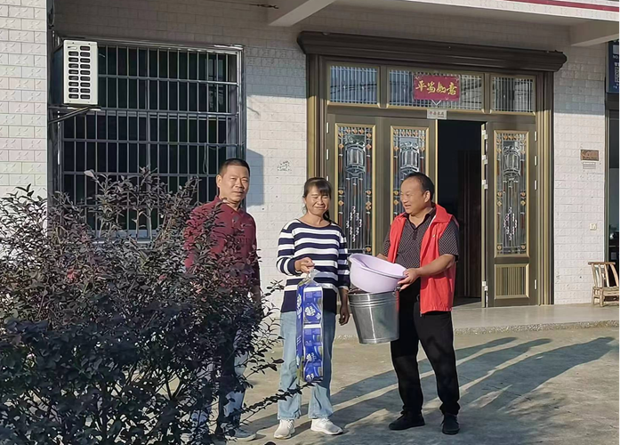 汉寿县洲口镇开展“评最美庭园、建最美社区”环境卫生评比活动