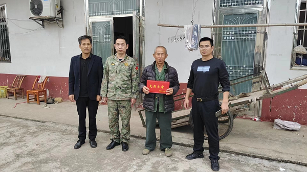 汉寿县罐头嘴镇：悬挂光荣牌 温暖军属心