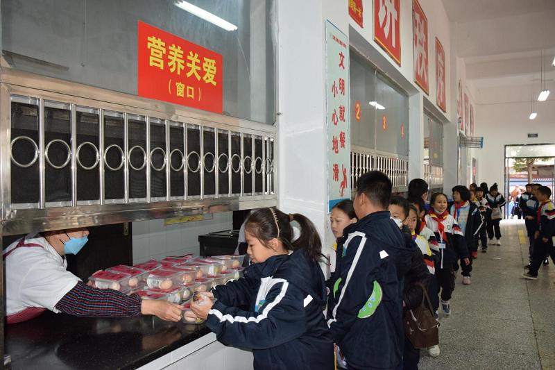 【优化营商环境进行时】汉寿县南岳路小学：“营养关爱”餐，暖胃更暖心