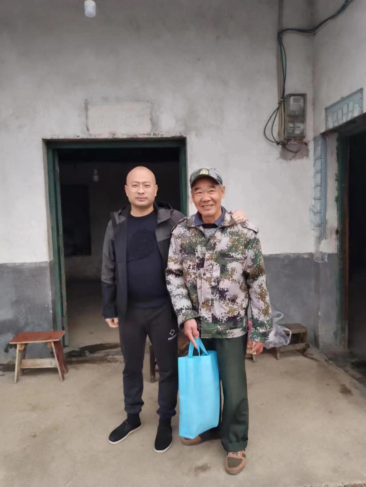 汉寿县沧浪街道：数九冬日风雪寒 新春慰问关怀暖