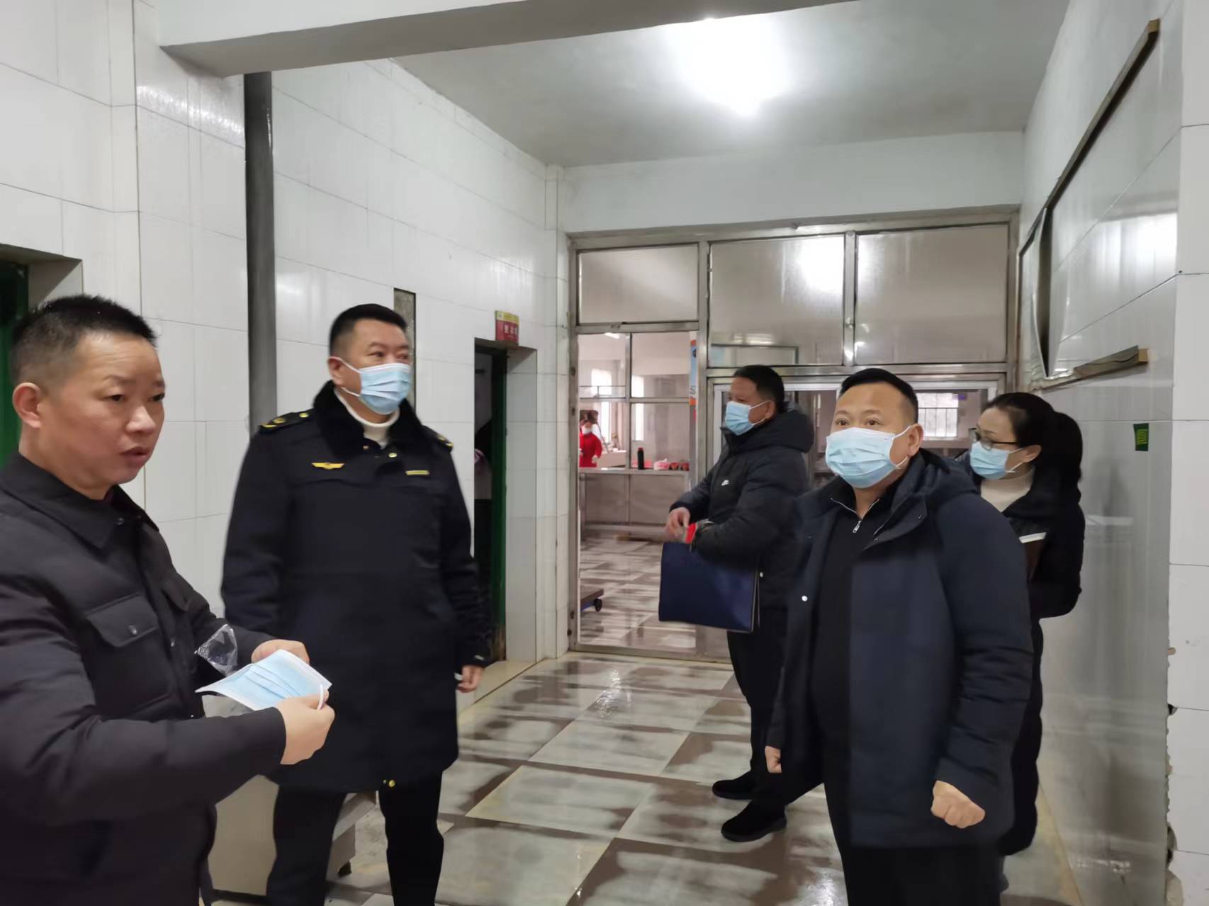 汉寿县：“护航春季开学”建设清洁厨房