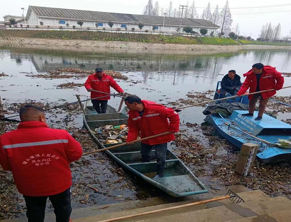 汉寿县罐头嘴镇：河道清理在行动 水清岸美焕新颜