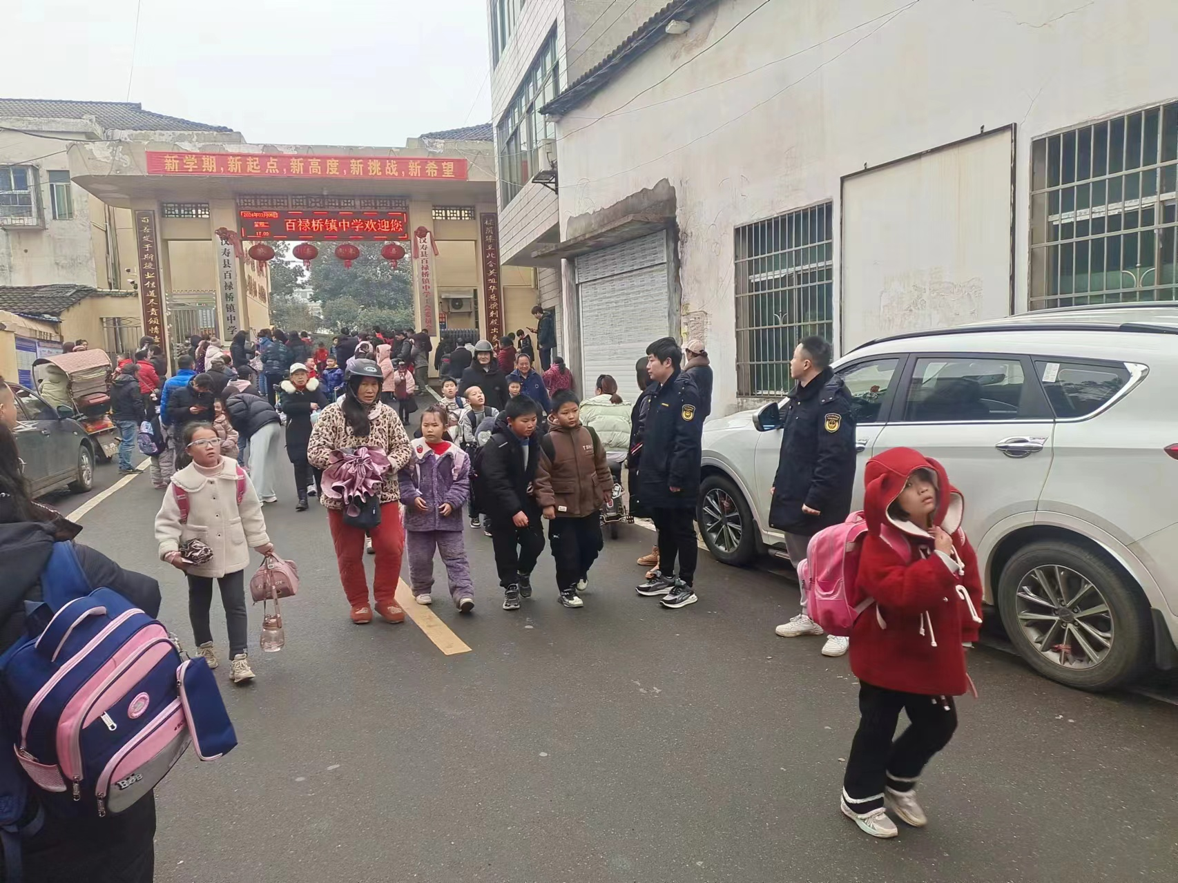 汉寿县百禄桥镇：利剑护蕾，保驾护航