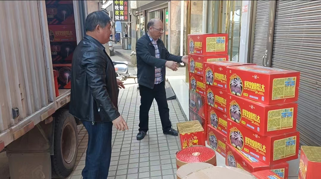 汉寿县百禄桥镇：开展烟花鞭炮“打非治违” 行动