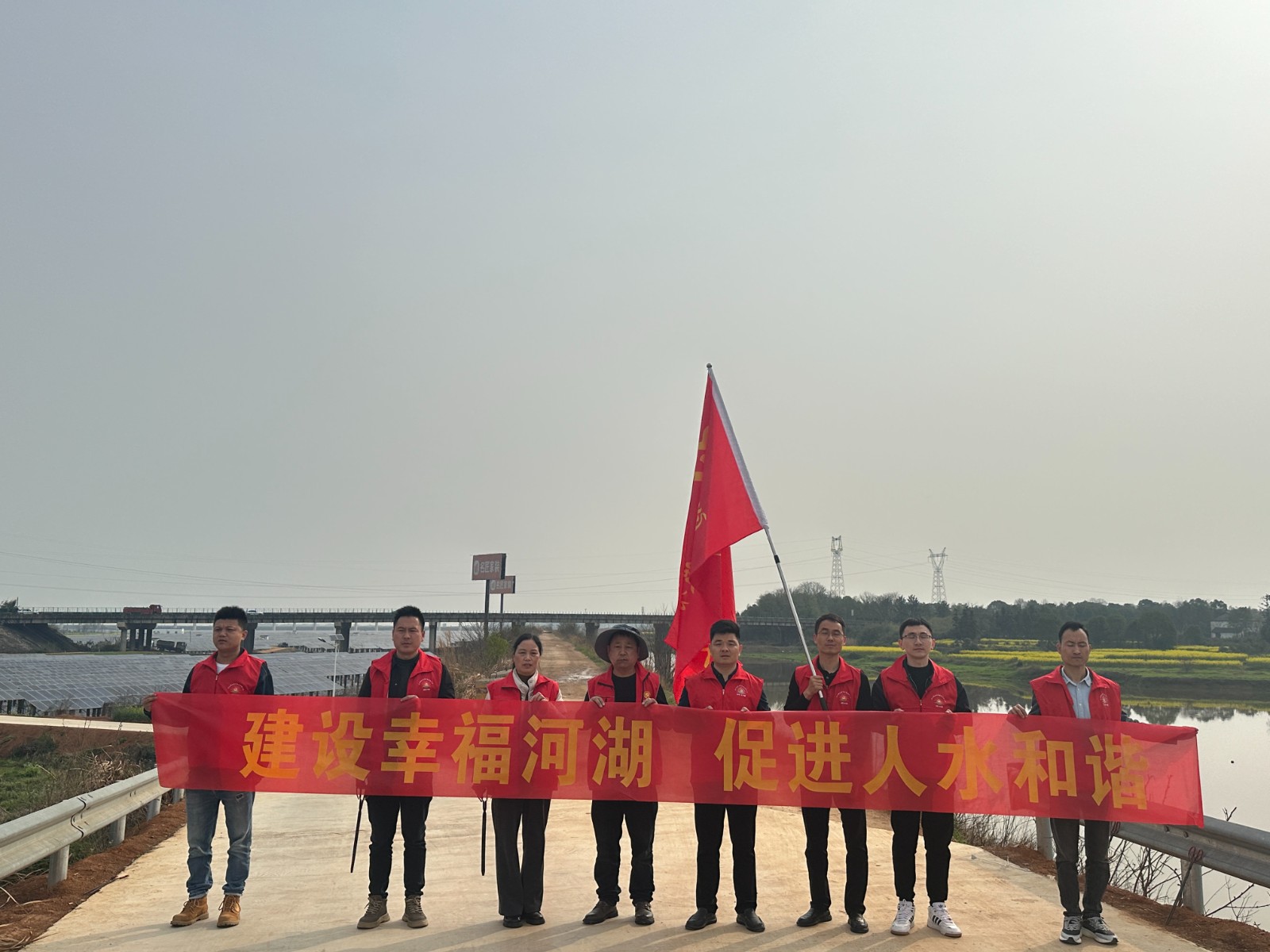 汉寿县太子庙镇：开展“湖河垃圾清理”志愿服务活动