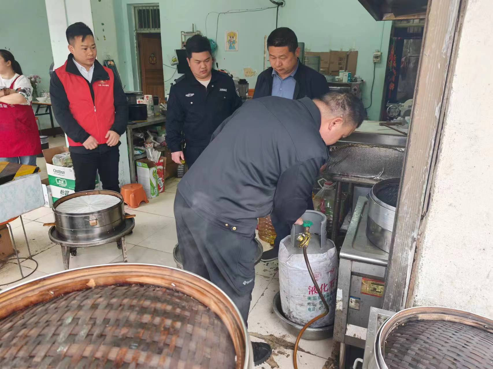 【打好安全生产巩固提升仗】汉寿县军山铺镇开展燃气安全检查