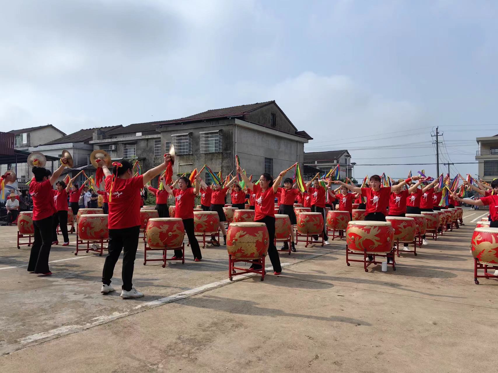 汉寿县广场舞协会洋淘湖分会举办成立6周年展演暨感恩母亲节活动