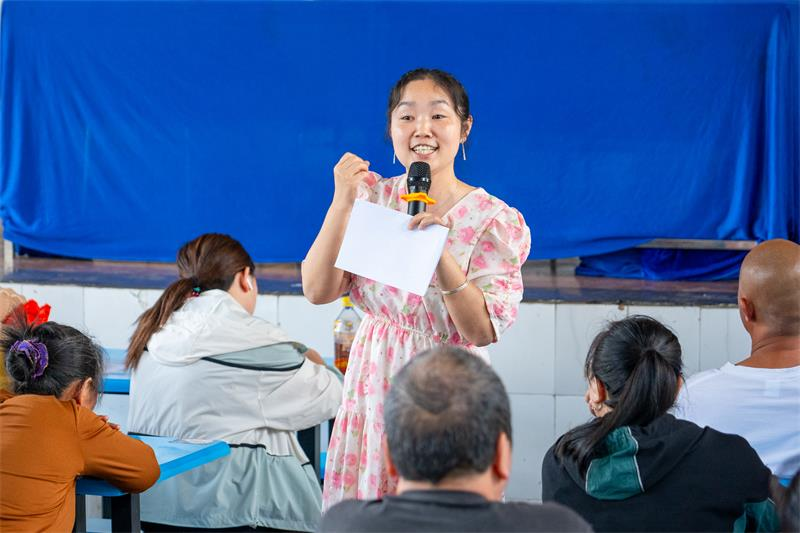家庭教育“向阳花”行动走进汉寿县龙潭桥镇