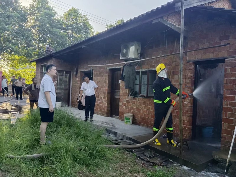 【安全守底行动】临危不乱 应急得当 汉寿县坡头镇成功处置一起液化气罐火情