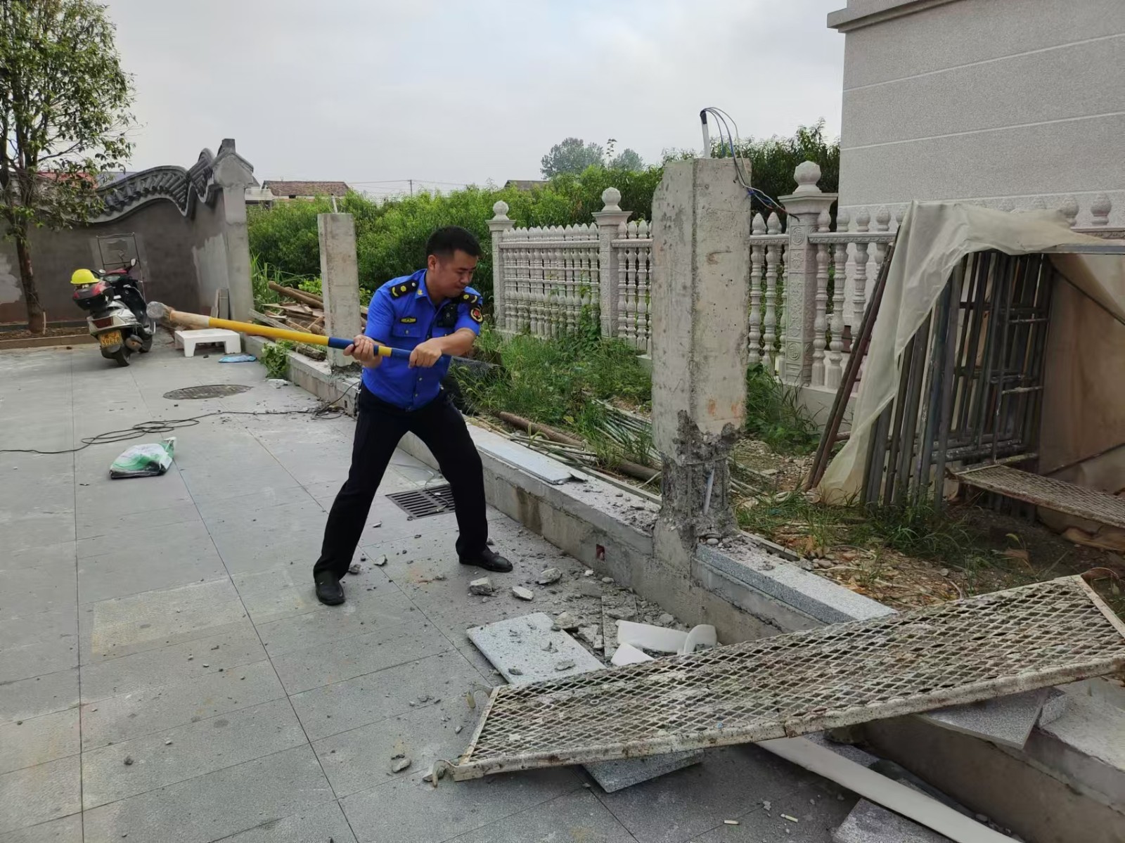 汉寿县城市管理和综合执法局：严肃法纪  坚决打击违法建设行为