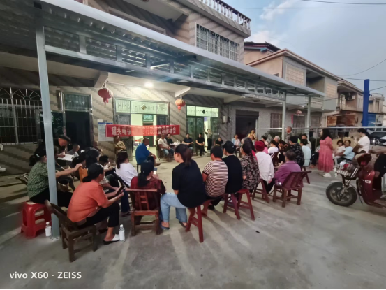 汉寿县罐头嘴镇：屋场会上话家常  携手共绘新篇章