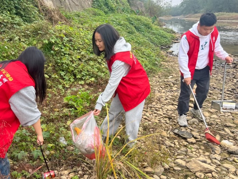 汉寿县朱家铺镇：积极开展河道垃圾清理活动守护碧水清流