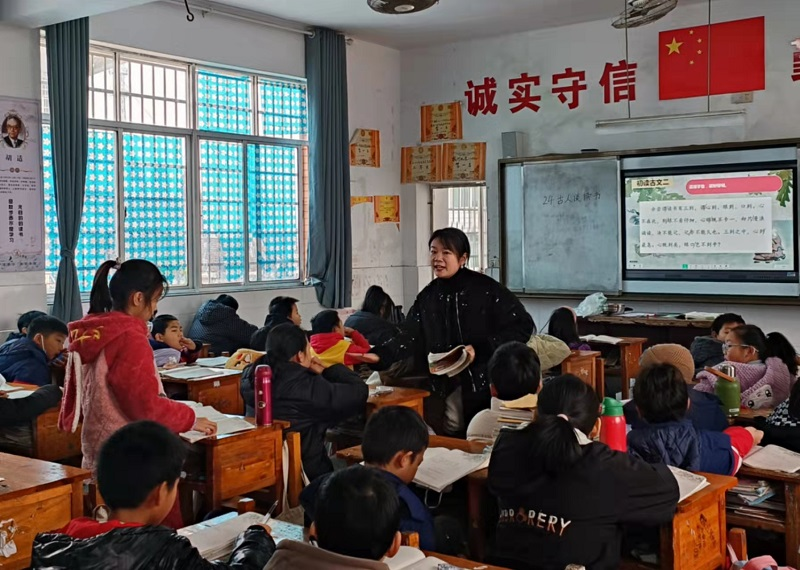 汉寿县坡头学校：送课研讨促发展  凝心聚力谱新篇