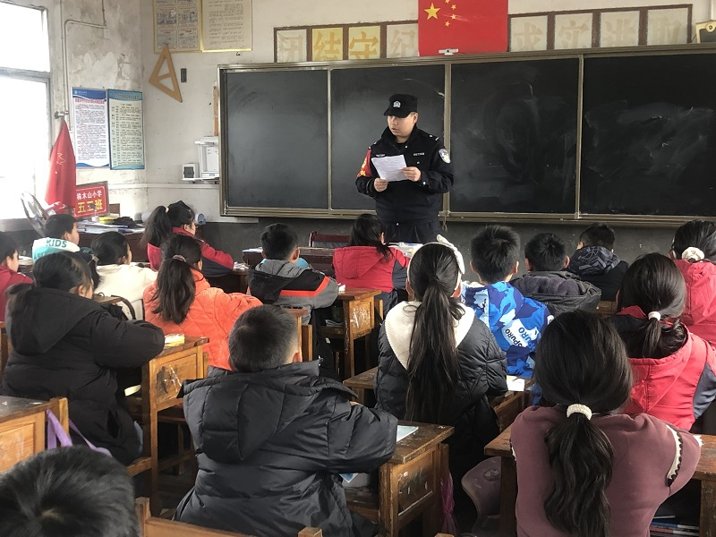 汉寿县株木山中学：强化护路宣传  共筑安全防线