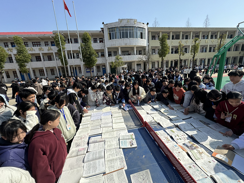 汉寿县朱家铺镇中学举办优秀作业与课堂笔记展评活动