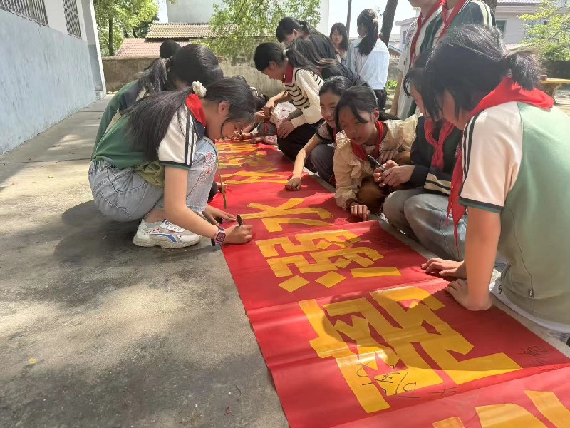 漢壽縣豐家鋪鎮(zhèn)中學(xué)開展“珍愛生命，預(yù)防溺水”宣誓動員活動