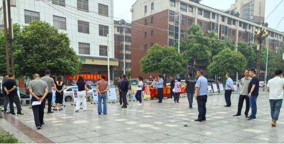 漢壽縣太子廟鎮(zhèn)開展”交通安全宣傳日“活動
