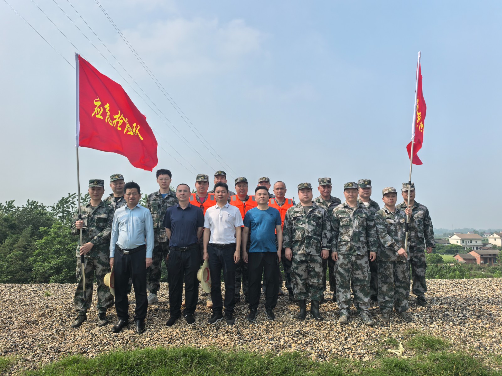 汉寿：岩汪湖镇民兵队伍参与防汛应急演练 全力保障群众生命财产安全