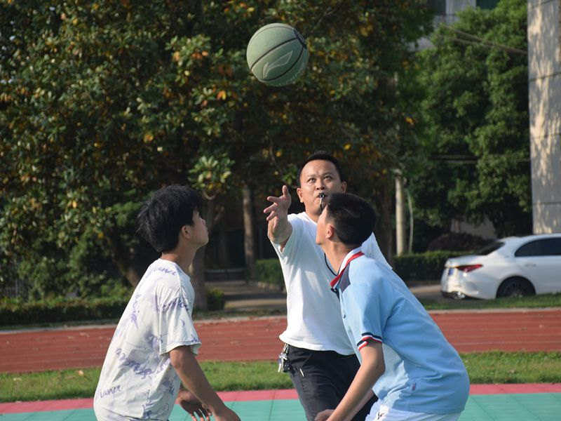 汉寿县百禄桥镇中学体育周火热启幕 青春赛场点燃校园激情