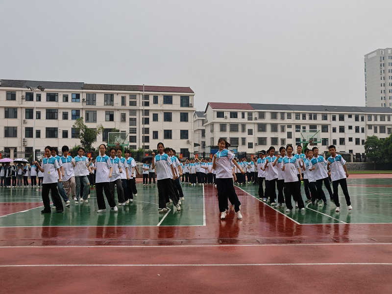 汉寿县龙阳中学: 舞动阳光课间，展现蓬勃活力