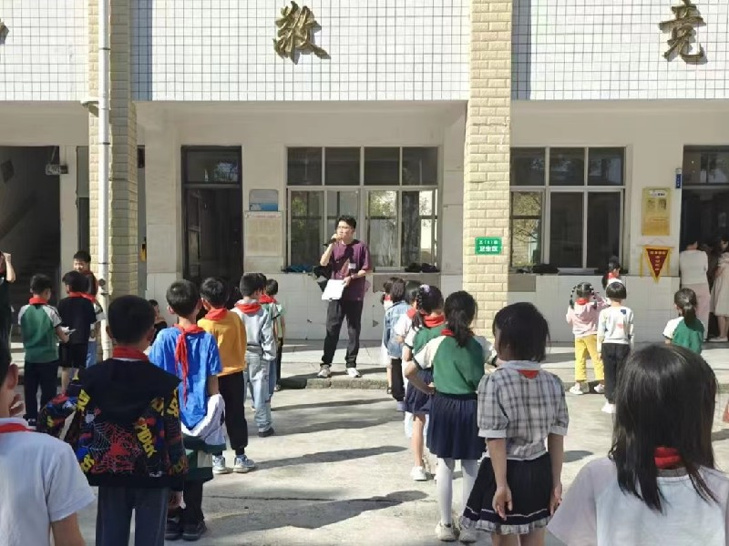 汉寿县丰家铺镇中学：开展防震安全疏散演练